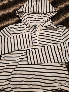 Roots White and Navy Striped Hooded Pullover Sweatshirt